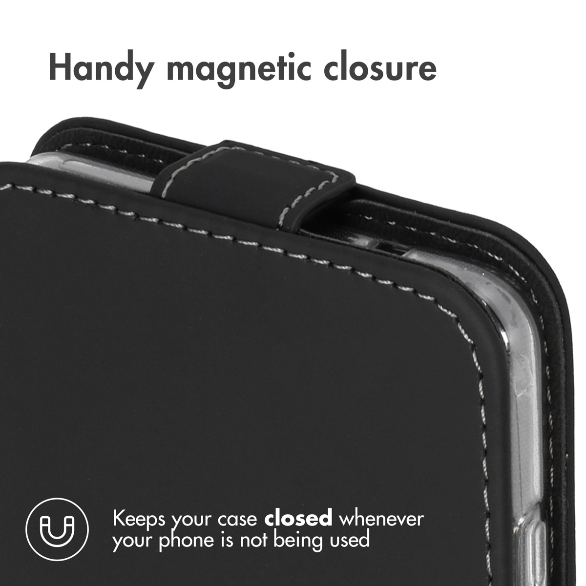 Étui de téléphone en cuir noir avec fermeture magnétique et coutures blanches.