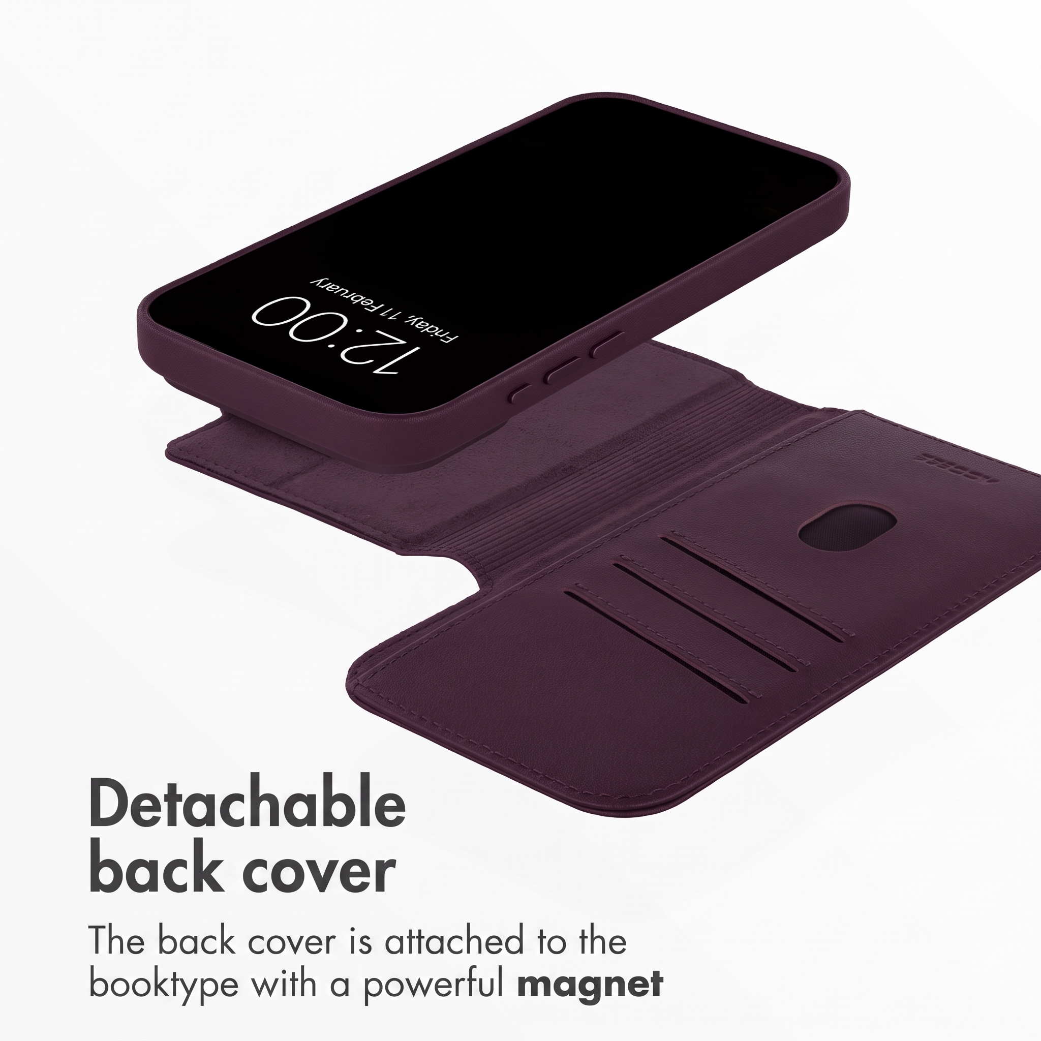 Une coque de téléphone violette avec dos amovible et fentes pour cartes.