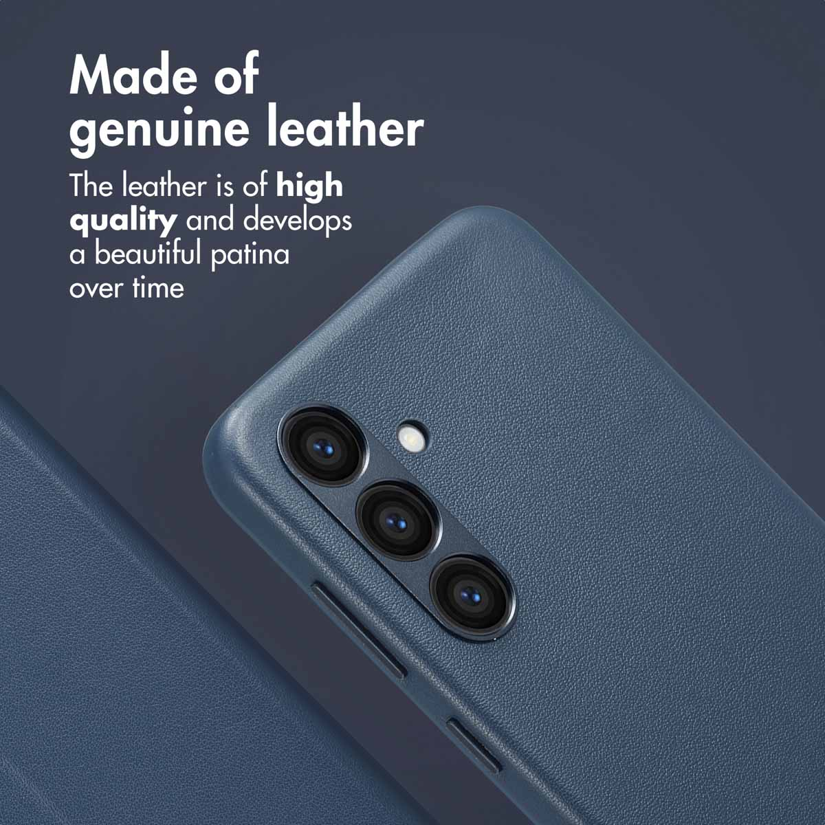 Coque de téléphone en cuir bleu véritable avec caméras et texte Made of genuine leather.