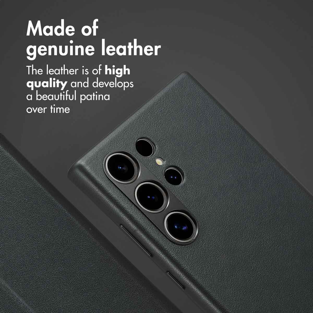 Coque de smartphone en cuir noir avec découpes pour appareil photo et texte.