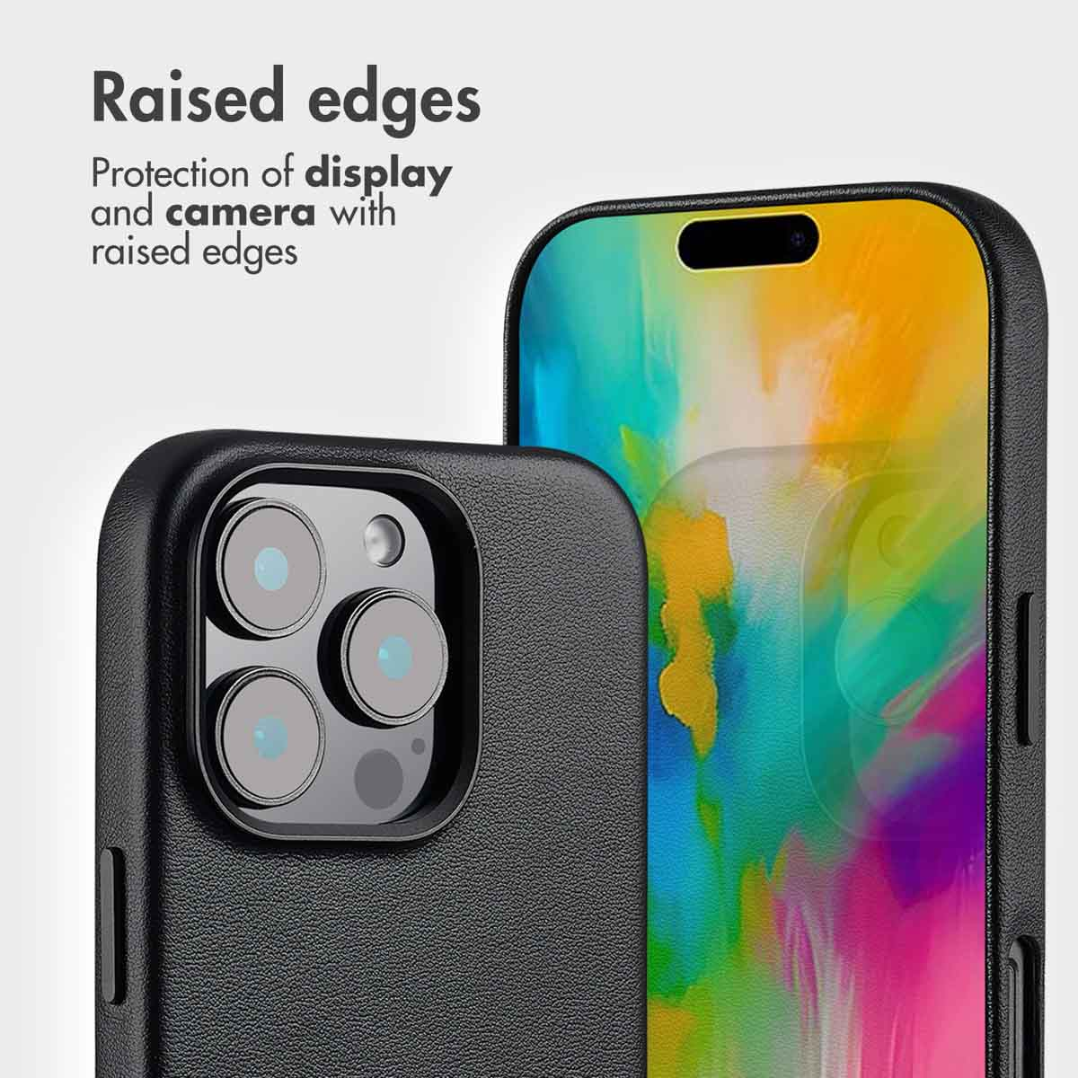 Schwarze Handyhülle mit erhöhtem Rand für Display- und Kameraschutz auf weißem Hintergrund.