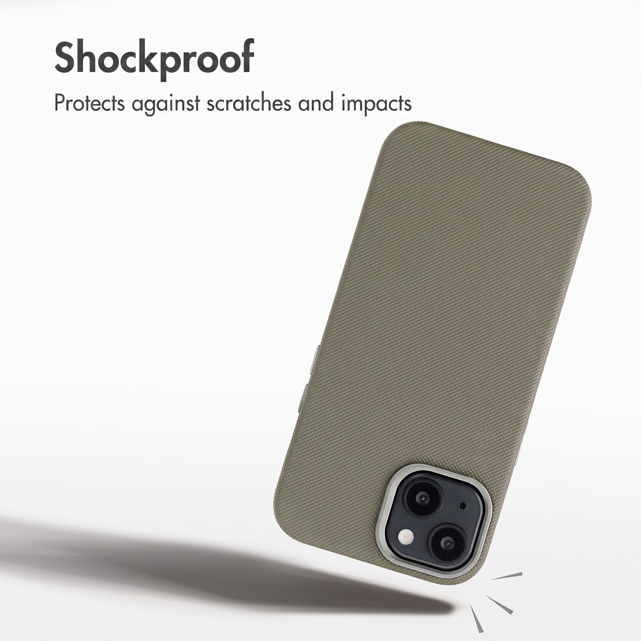 Een olijfgroene getextureerde smartphonehoes op een witte achtergrond, schokbestendig.