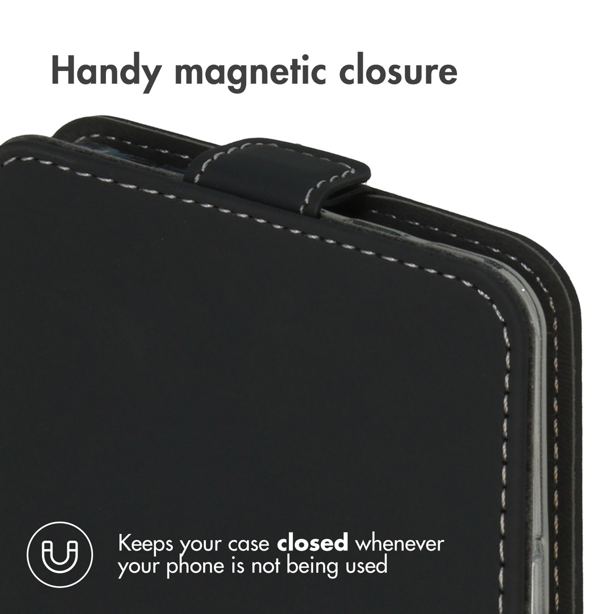 Funda de cuero negro para móvil con costura blanca y cierre magnético.