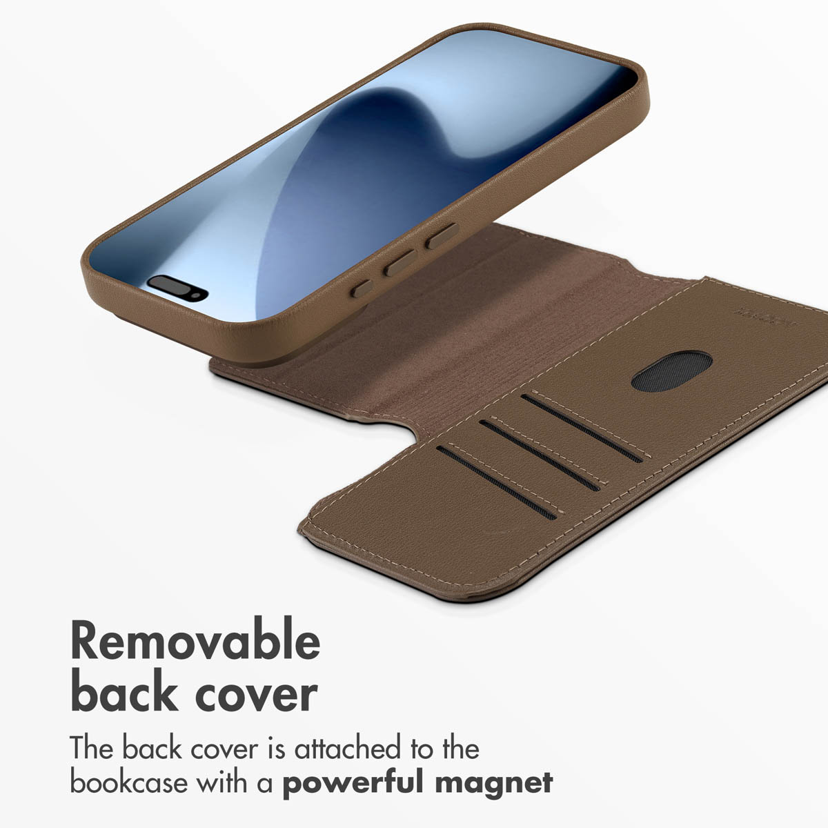 Custodia per telefono in pelle marrone con cover rimovibile e tasche per carte su sfondo chiaro.