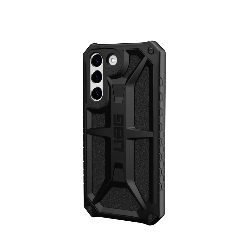 Una funda de smartphone negra y resistente con agarre texturizado y esquinas reforzadas, con tres cámaras.