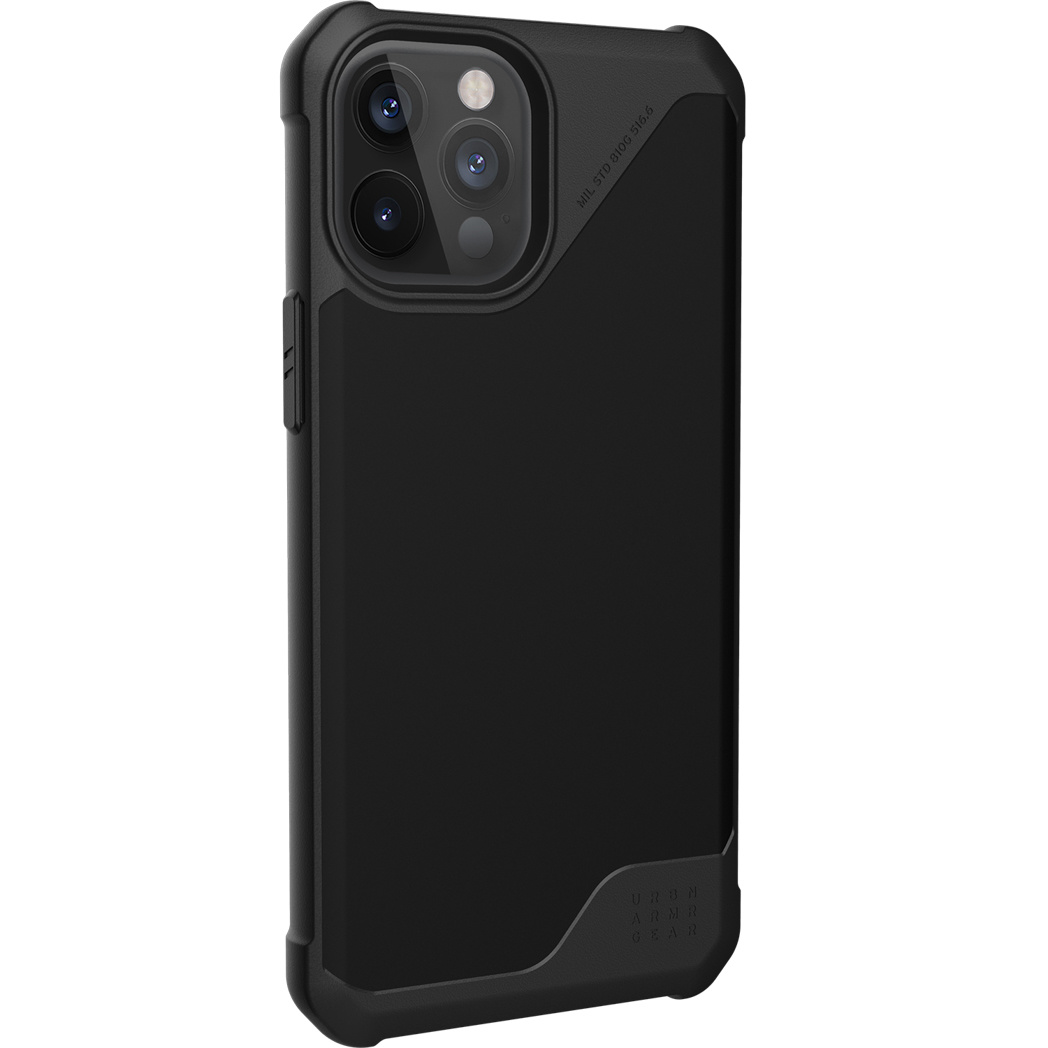Eine schwarze, robuste Smartphone-Hülle mit verstärkten Ecken und dreifachem Kamera-Ausschnitt.
