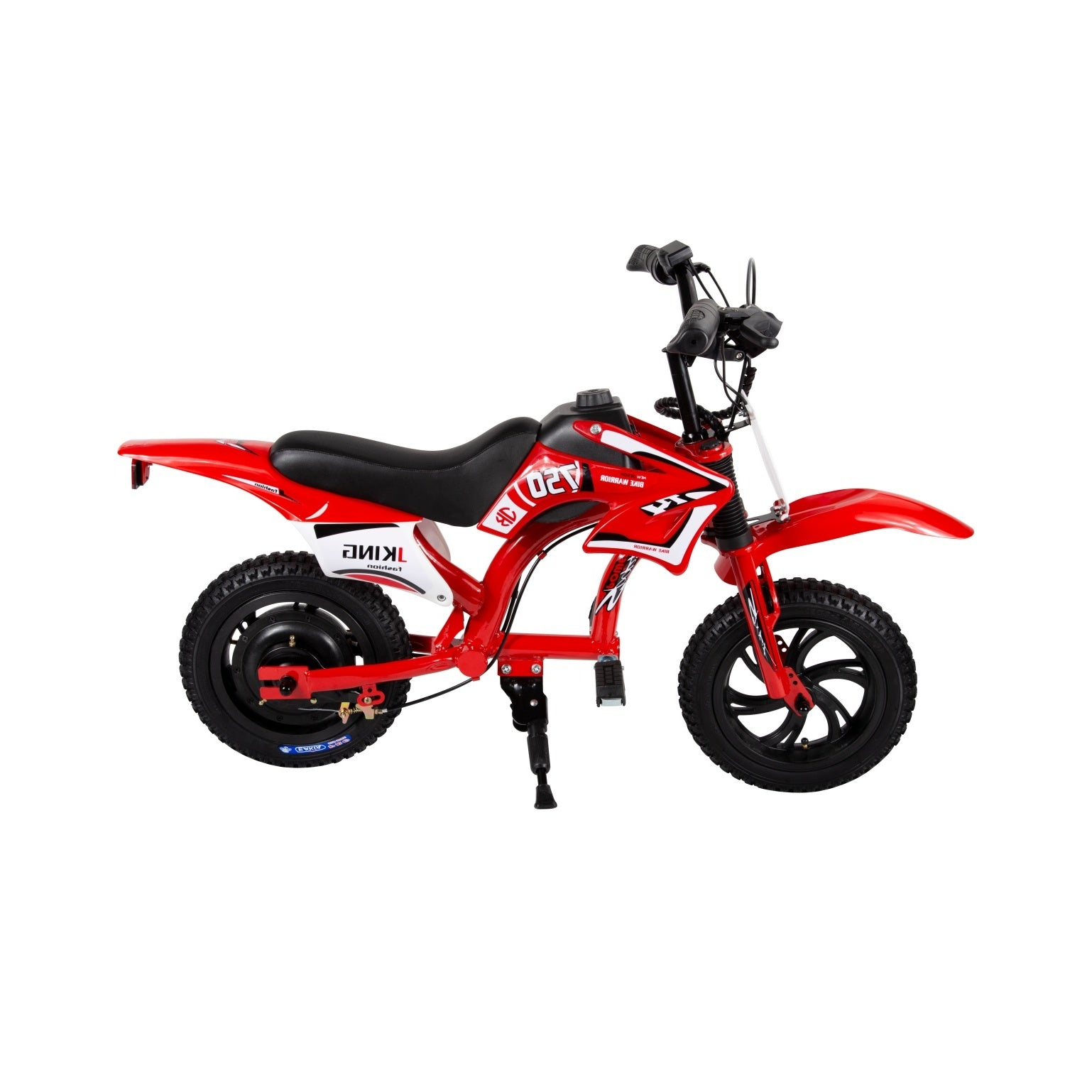 Una bici senza pedali rossa per bambini con sedile nero e grandi pneumatici su sfondo bianco.