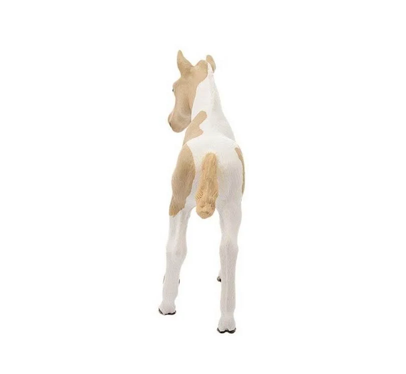 Eine weiße und braune Pferdefigur von hinten auf weißem Hintergrund.