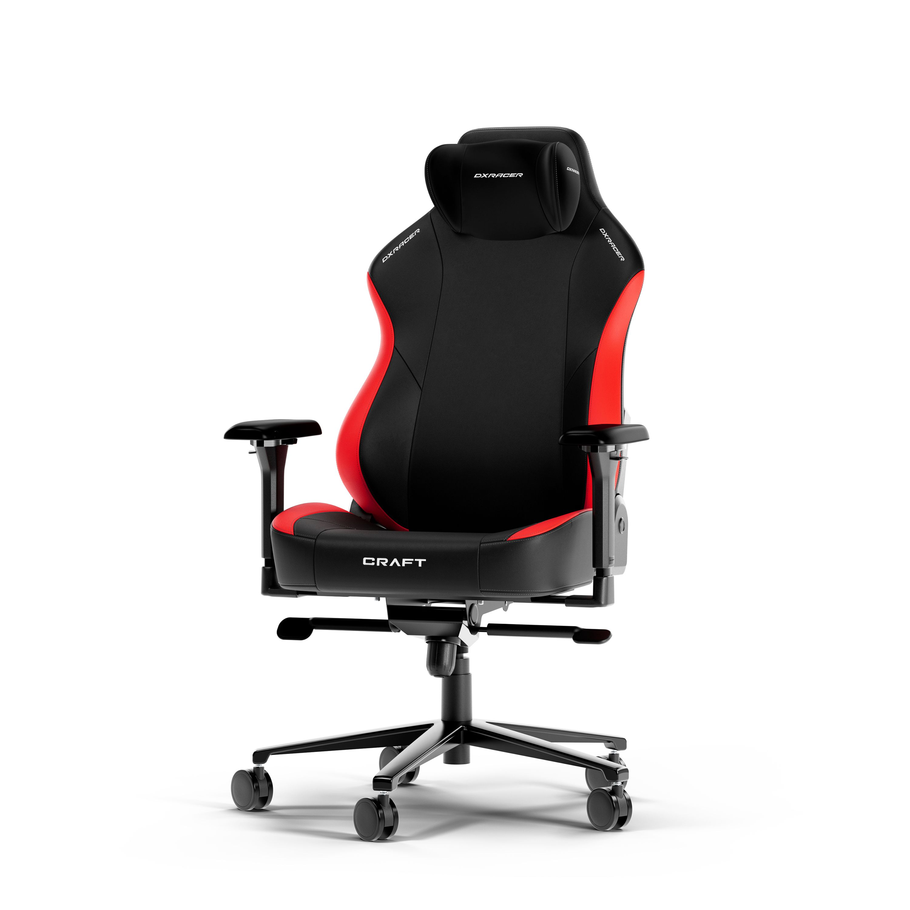 Ein schwarz-roter DXRacer Craft Gaming-Stuhl mit Rollen auf weißem Hintergrund.