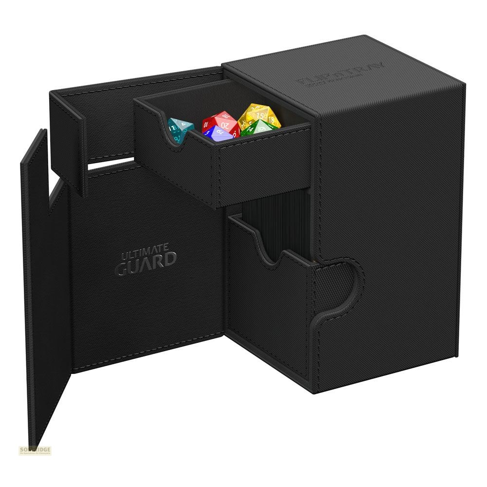 Boîte à cartes noire Ultimate Guard avec tiroir ouvert contenant des dés.