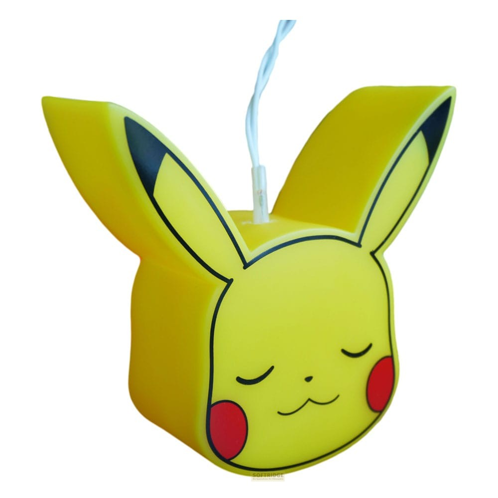 Una luce notturna gialla a forma di Pikachu con espressione assonnata e un cavo bianco in alto.