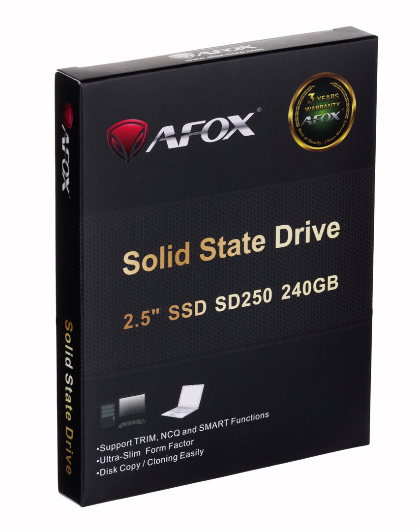 Czarne pudełko produktu SSD AFOX 240 GB ze złotymi napisami i pieczęcią gwarancyjną.