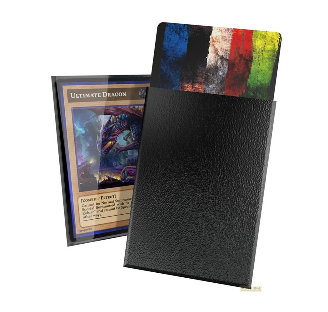 Une carte à collectionner dans un étui noir avec un dragon bleu.