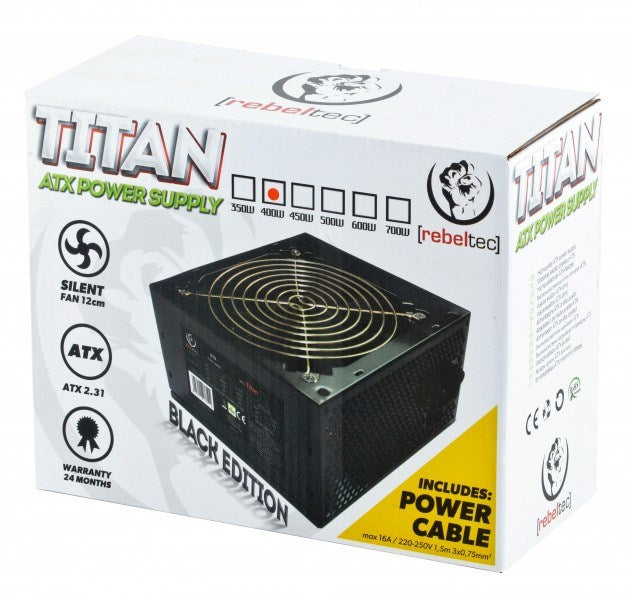 Un alimentatore Rebeltec Titan ATX nella sua scatola bianca con testo nero e griglia dorata.