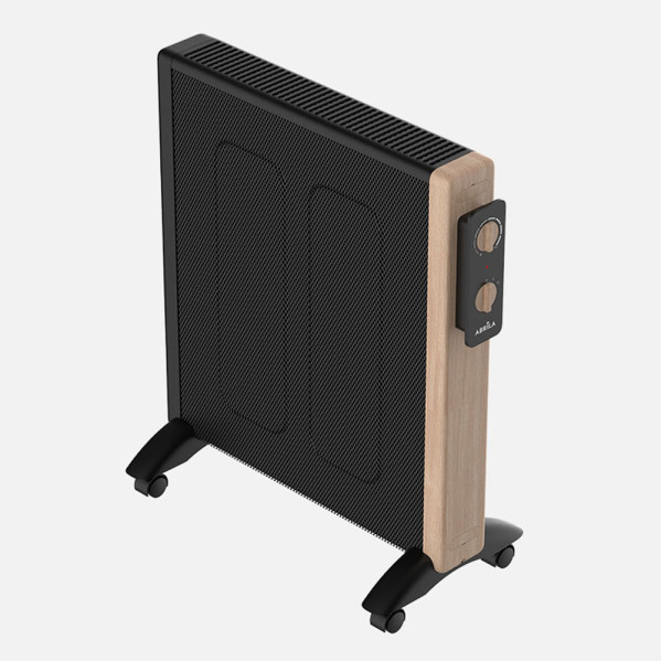 Un calefactor eléctrico de convección negro con detalles de madera y ruedas sobre fondo blanco.