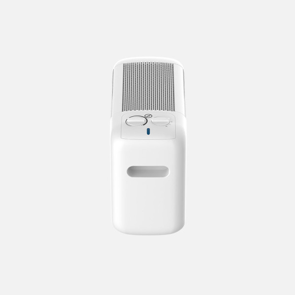Un calefactor blanco con dos mandos de control, una rejilla superior y un asa de transporte sobre fondo gris.