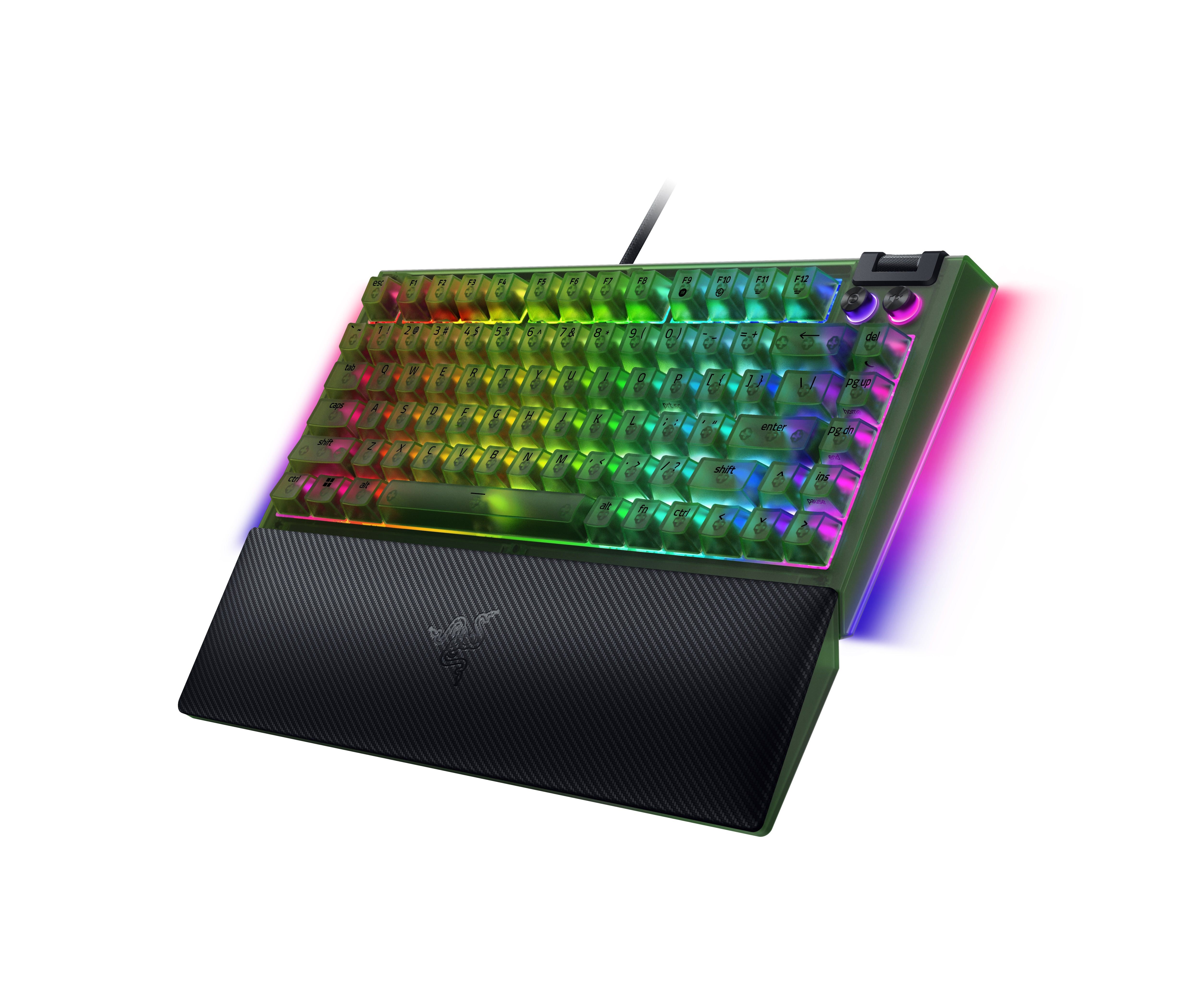 Una tastiera da gioco verde con retroilluminazione RGB e poggiapolsi nero su sfondo bianco.