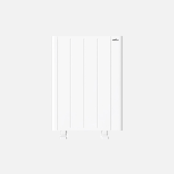 Un radiador eléctrico blanco con nervios verticales y el logotipo de ABRILA arriba a la derecha, sobre fondo blanco.
