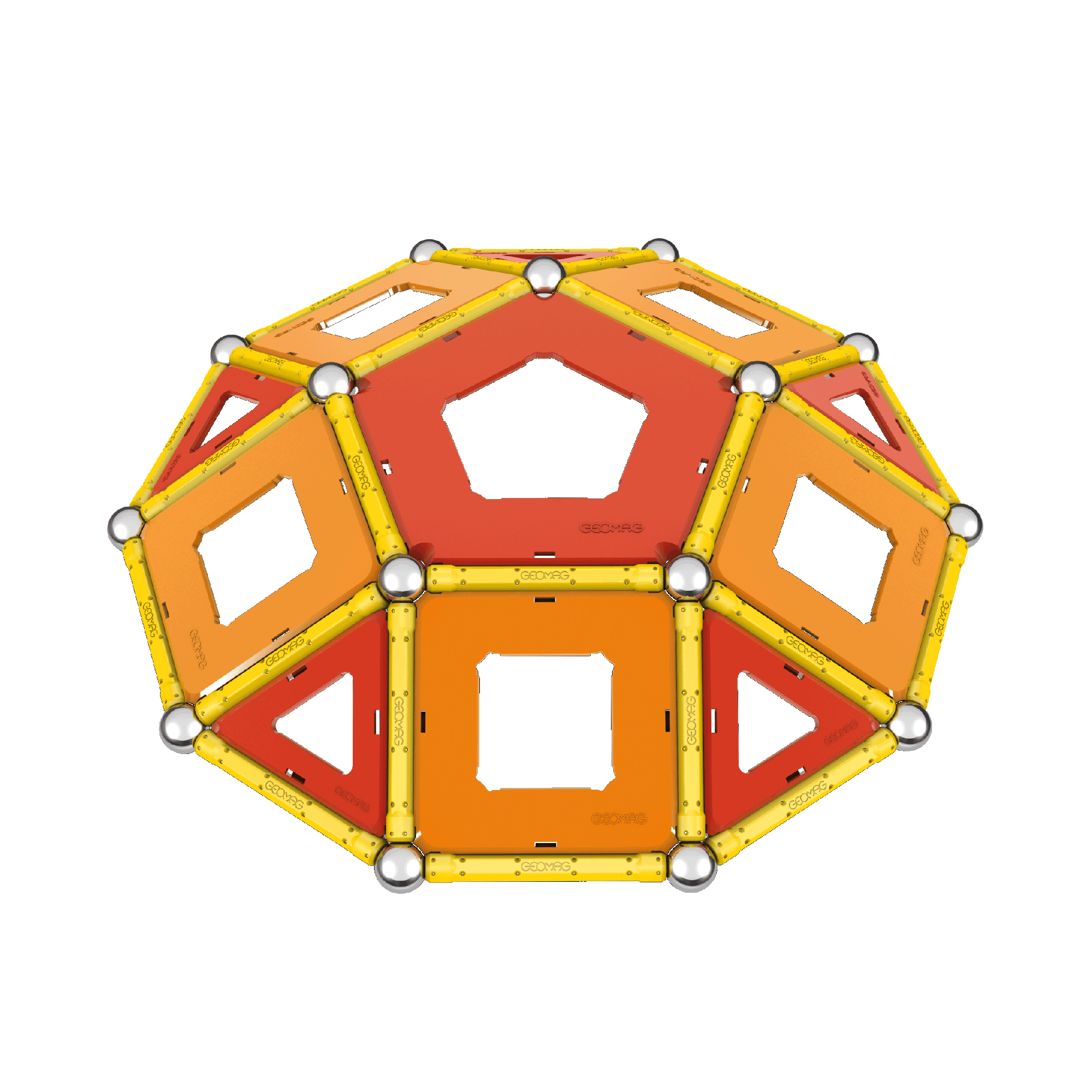 Eine geometrische Kuppel aus gelben Magnetstäben, Silberkugeln und orange-roten Paneelen auf weißem Hintergrund.