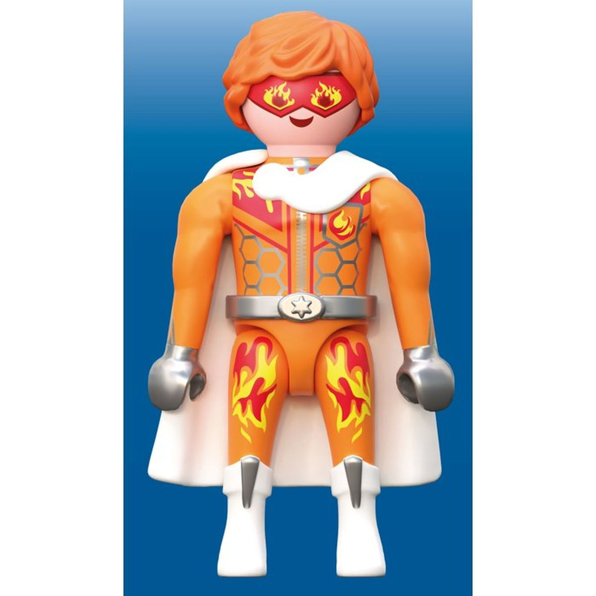 Eine orange-weiße Superhelden-Spielfigur mit roter Maske, Flammenmustern, silbernen Handschuhen und weißem Umhang.