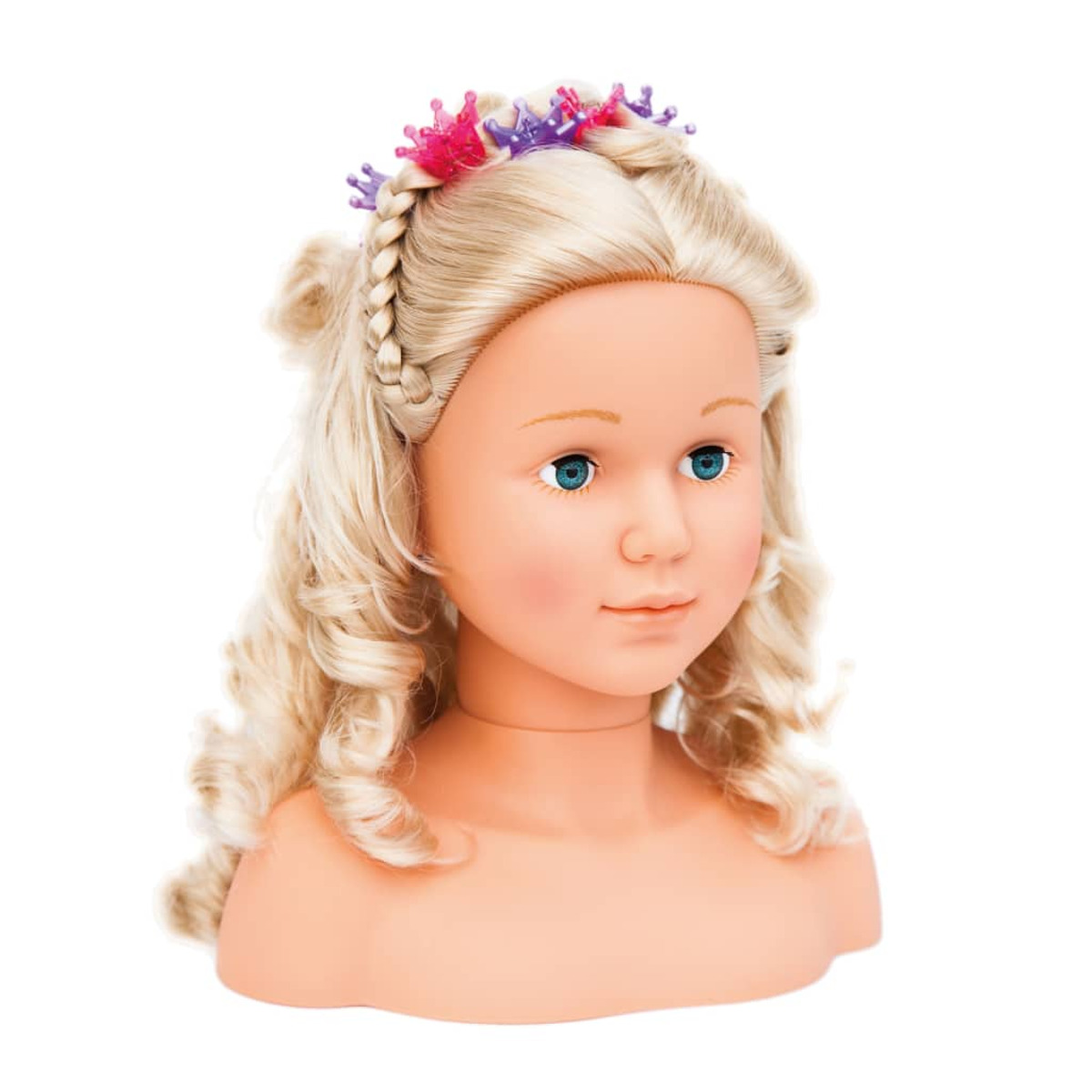 Tête de poupée à coiffer avec boucles blondes, cheveux tressés et pinces à cheveux couronne sur fond blanc.