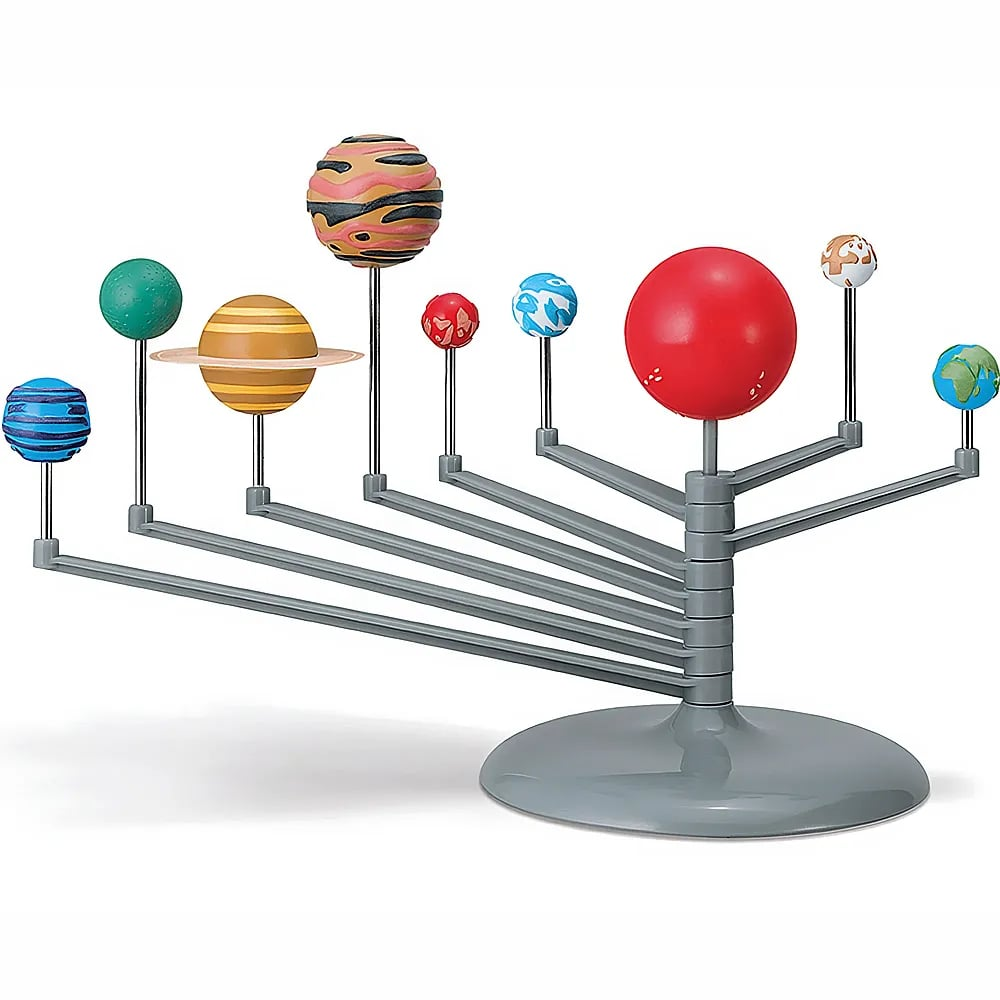 Modell des Sonnensystems mit roten Zentrum und bunt bemalten Planeten auf grauen Stangen.