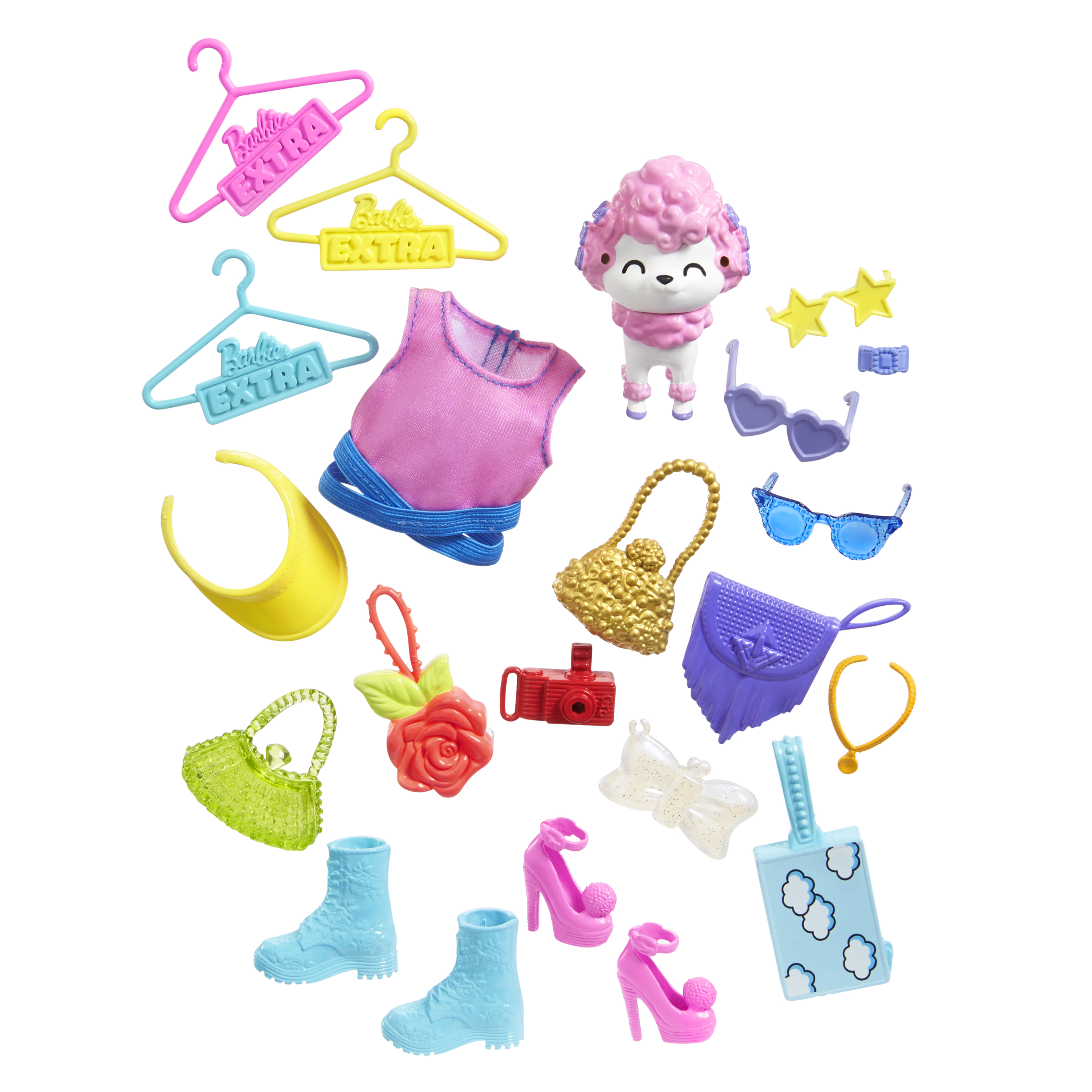 Puppenkleidung und Accessoires wie Schuhe, Handtaschen, Sonnenbrillen und ein kleiner Pudel auf weißem Grund.