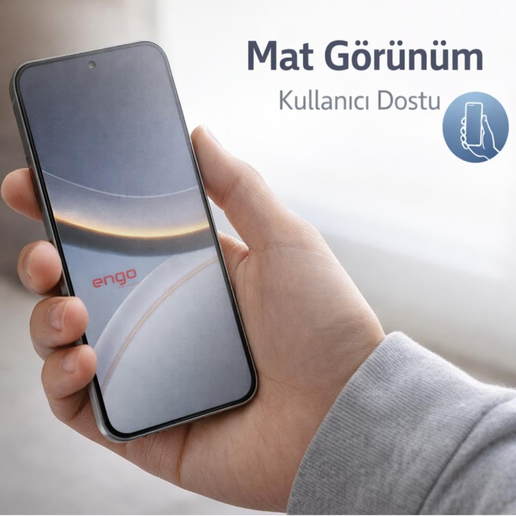 Mat ekran yüzeyine sahip bir akıllı telefonu tutan el ve arka planda Türkçe yazı.