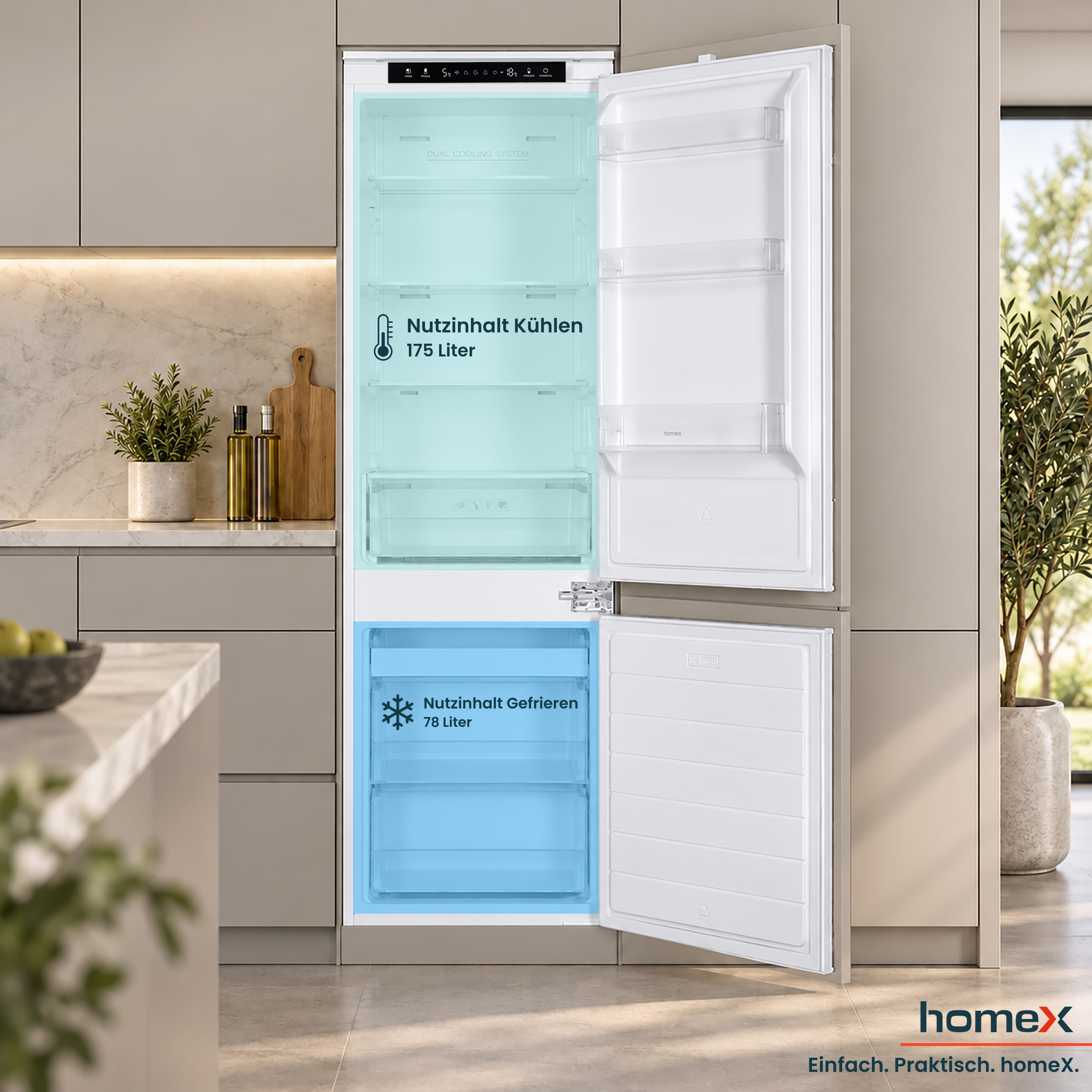 Ein Einbaukühlschrank mit offener Tür in einer modernen Küche mit Kapazitätsangaben.