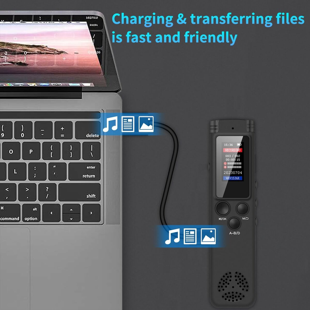 Ein Laptop, der über ein Kabel mit einem schwarzen Diktiergerät verbunden ist, mit blauem Text und Symbolen.