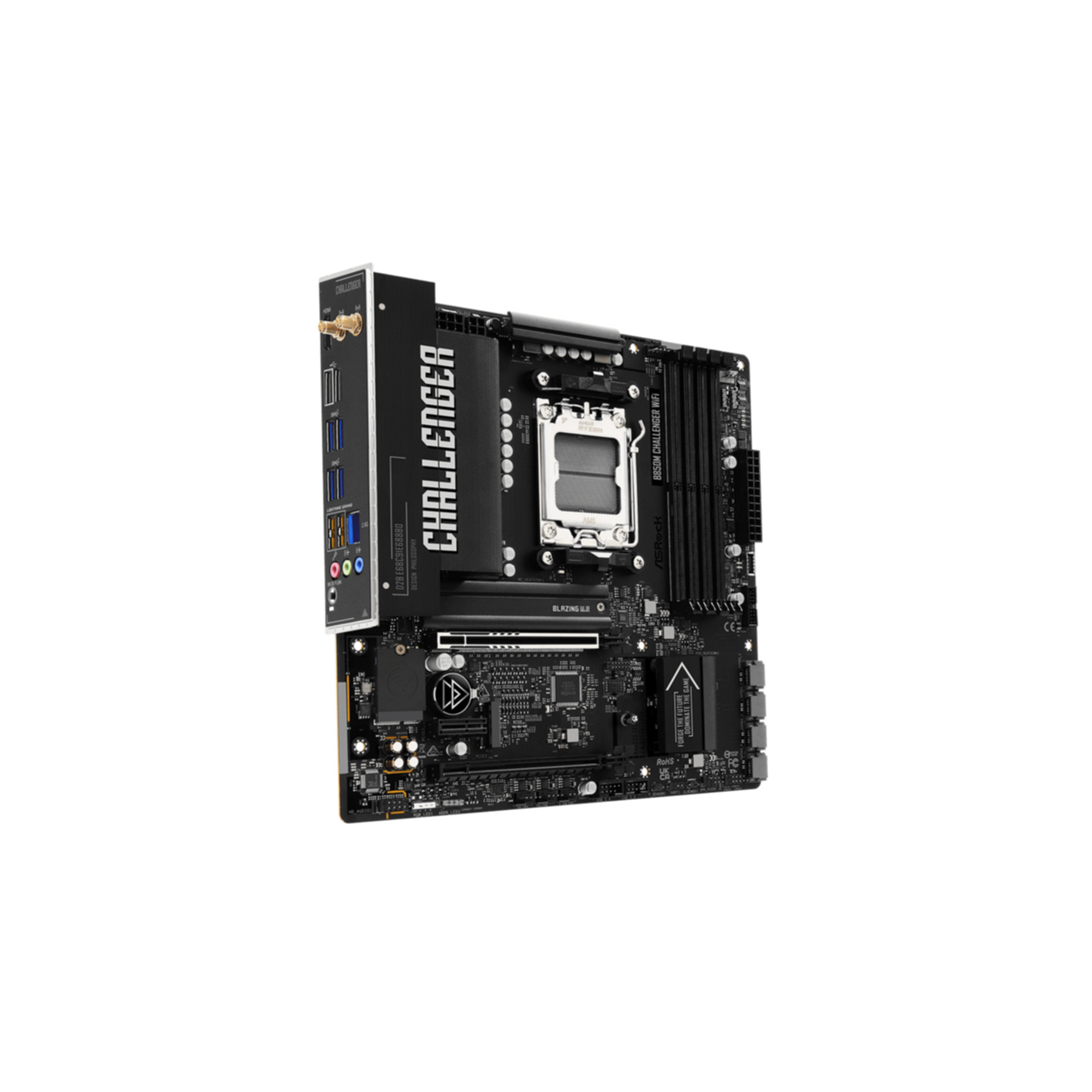 Une carte mère noire Challenger B650M avec support CPU, emplacements RAM et panneau E/S sur fond blanc.