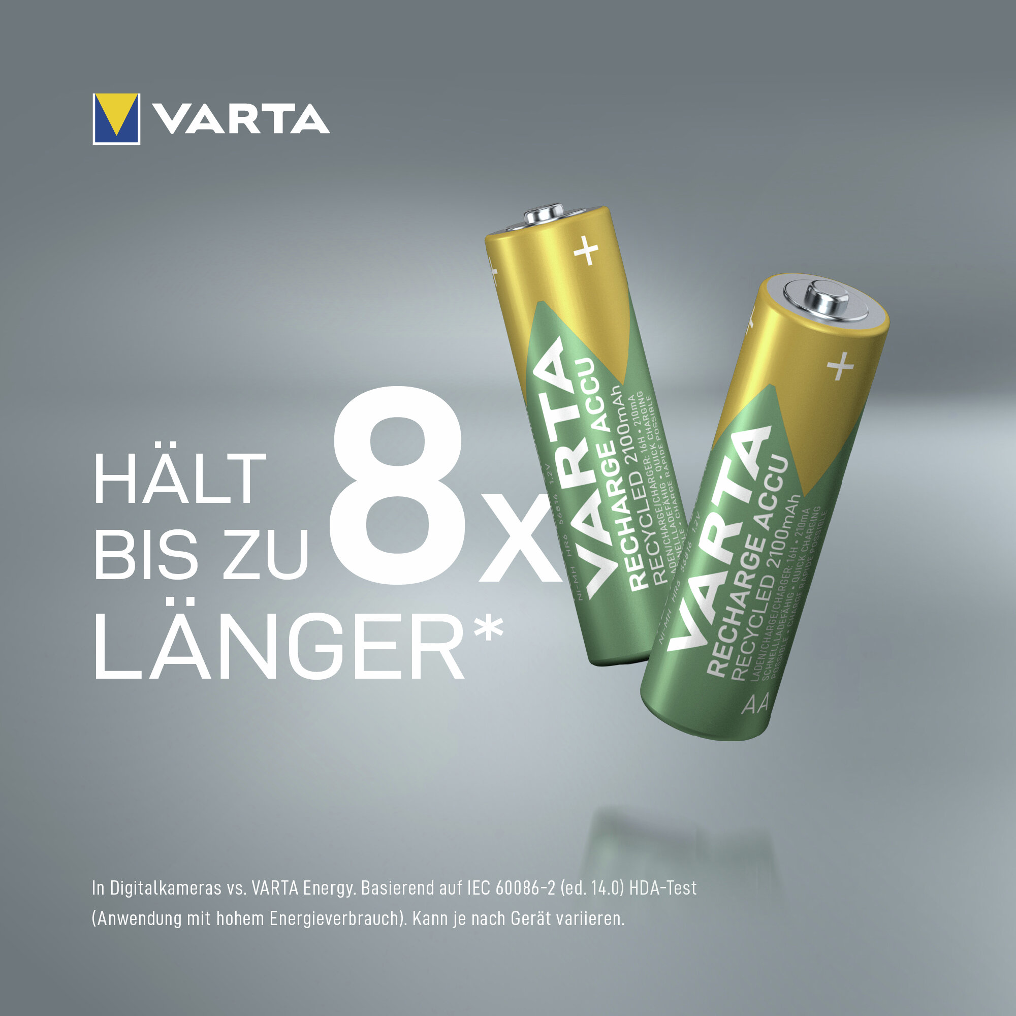 Due batterie ricaricabili Varta fluttuano su sfondo grigio con testo e logo.