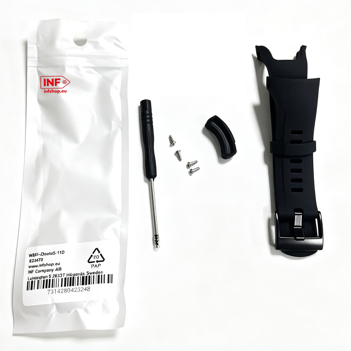 Ein schwarzes Uhrenarmband, ein Schraubendreher, vier winzige Schrauben und ein gebogenes Plastikteil neben einer Tüte.