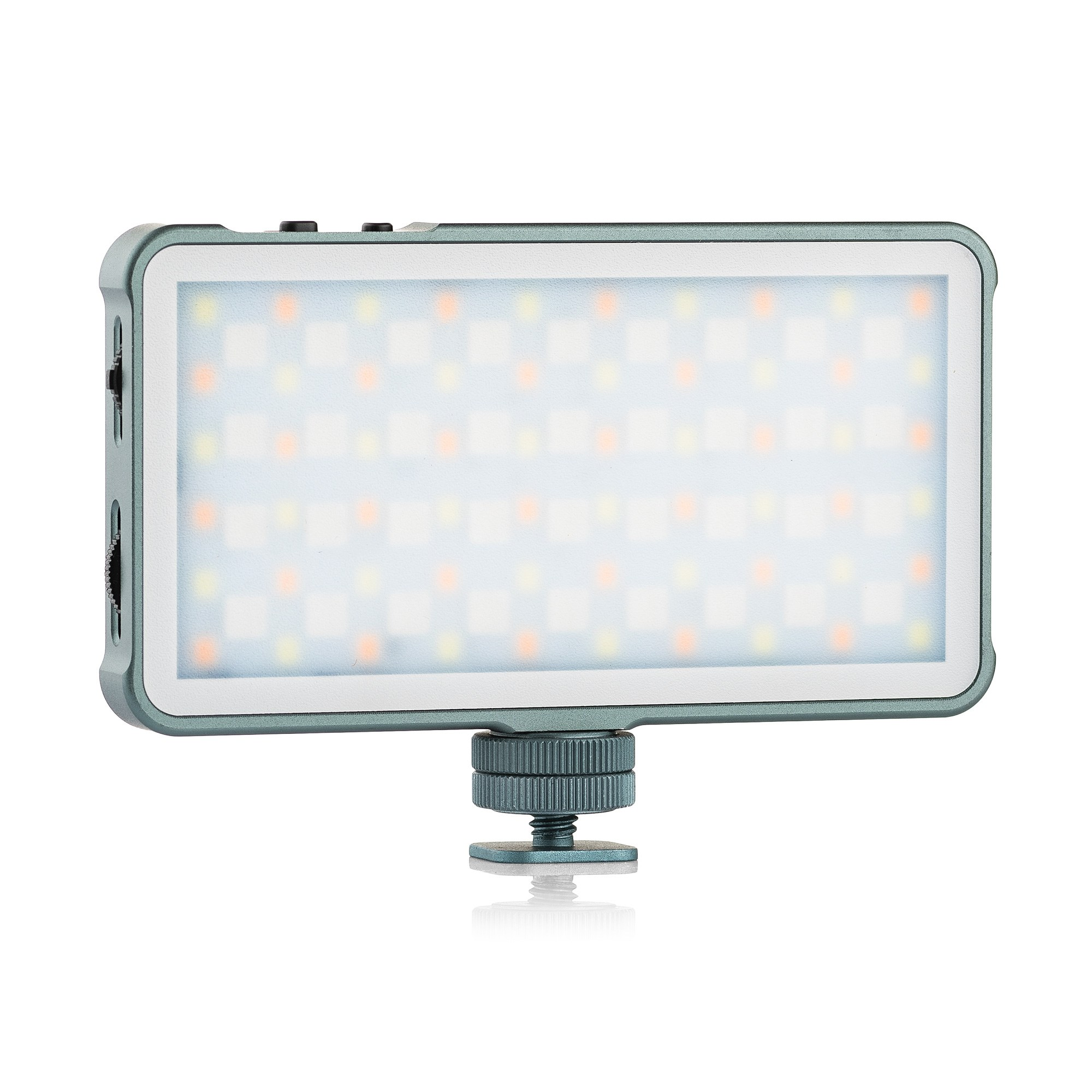 Draagbaar LED-videolampje met verstelbare houder op een witte achtergrond.