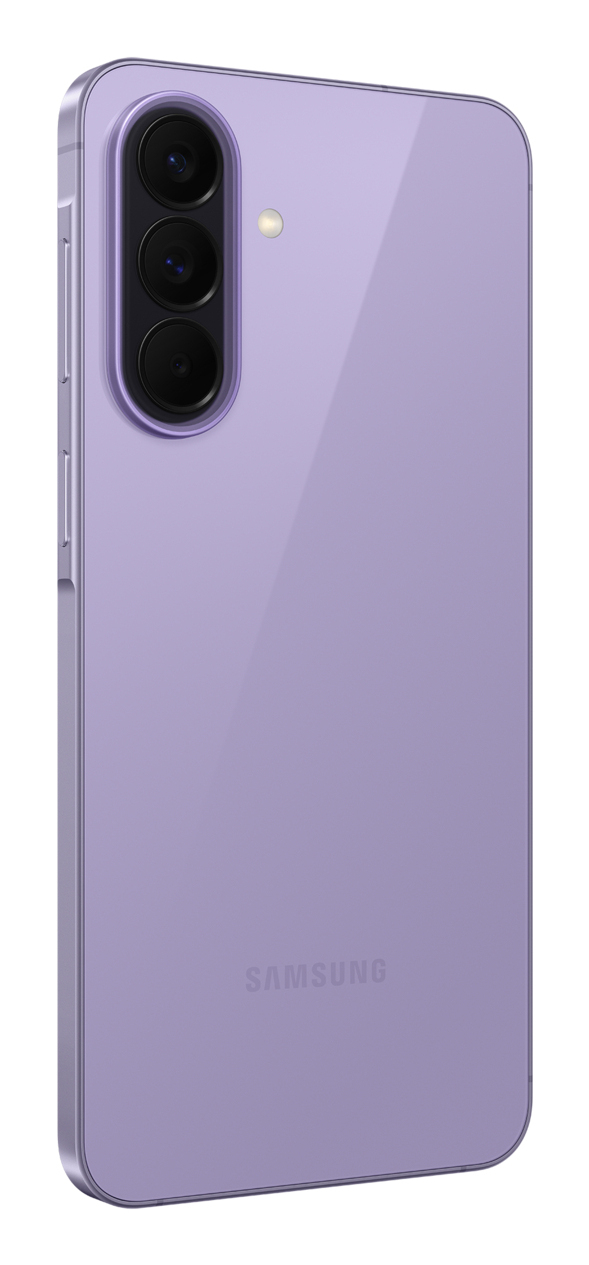 Retro di uno smartphone viola chiaro con tripla fotocamera verticale e logo Samsung.