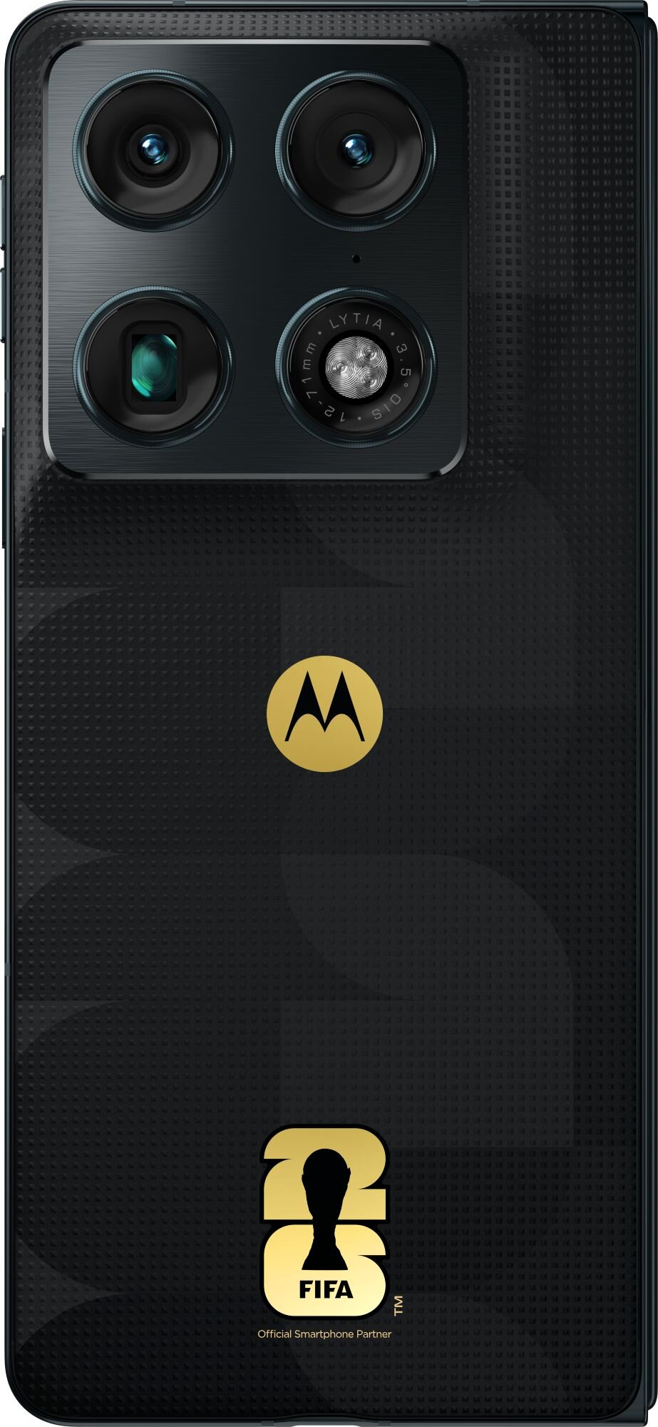 Retro di uno smartphone Motorola nero con quadrupla fotocamera, logo dorato e logo partner FIFA.