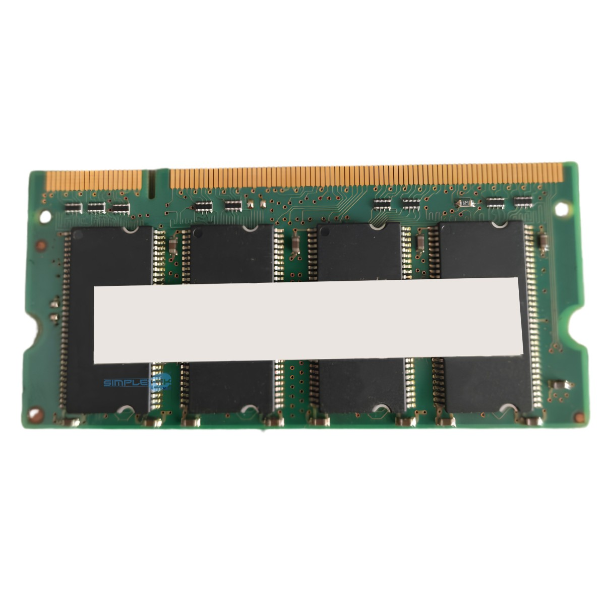 Scheda di memoria RAM verde con chip neri e pin di contatto dorati.
