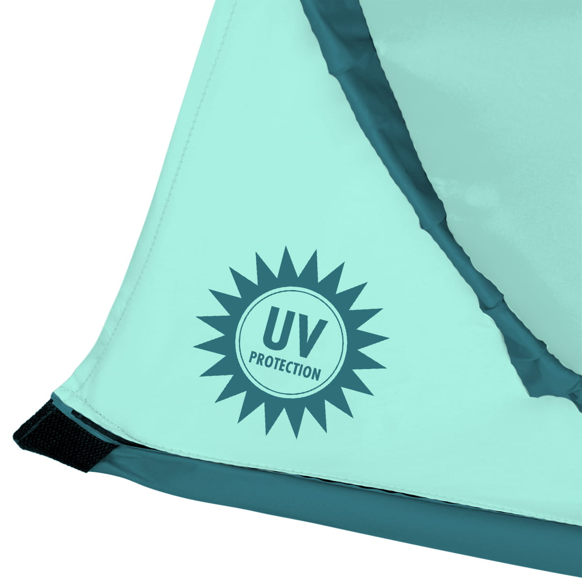 Una tienda de campaña azul claro con un logotipo de protección UV oscuro.