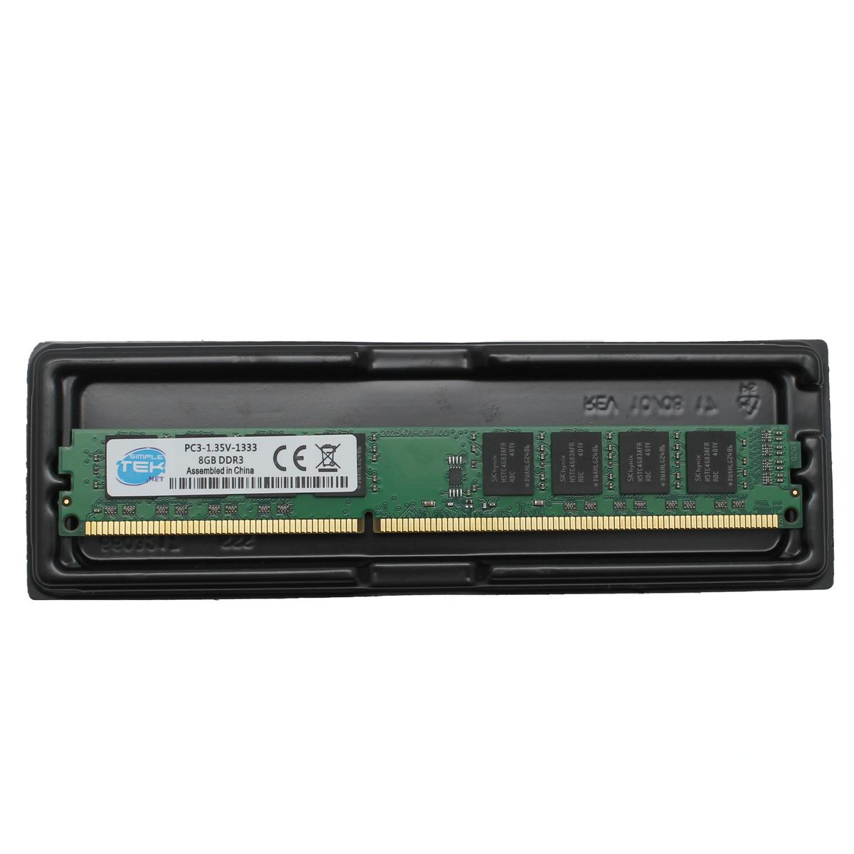 Un banco di RAM verde in un vassoio di imballaggio in plastica nera.