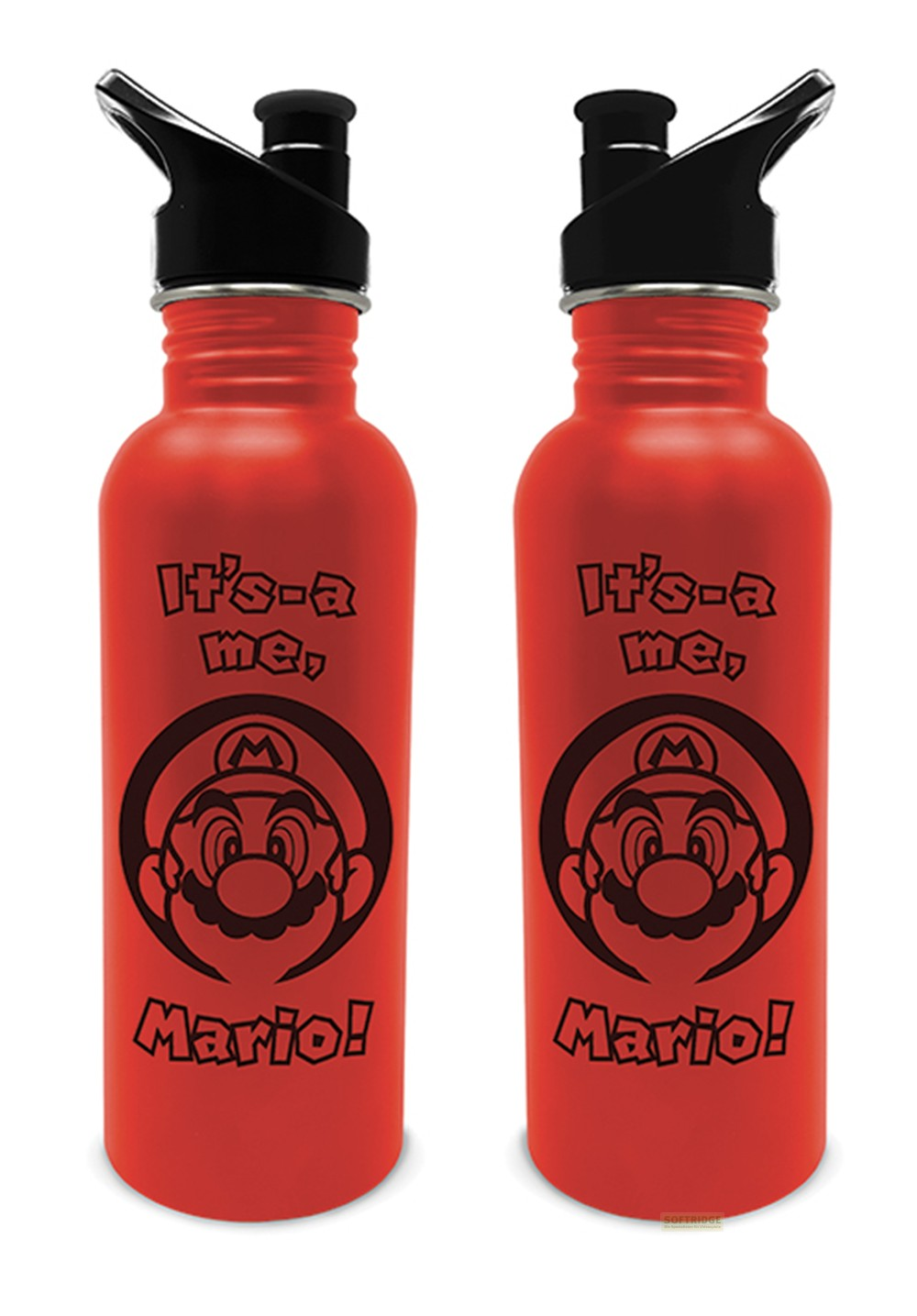 Dos botellas de agua rojas con tapas negras, gráficos de Mario y el texto It's-a me, Mario! sobre un fondo blanco.
