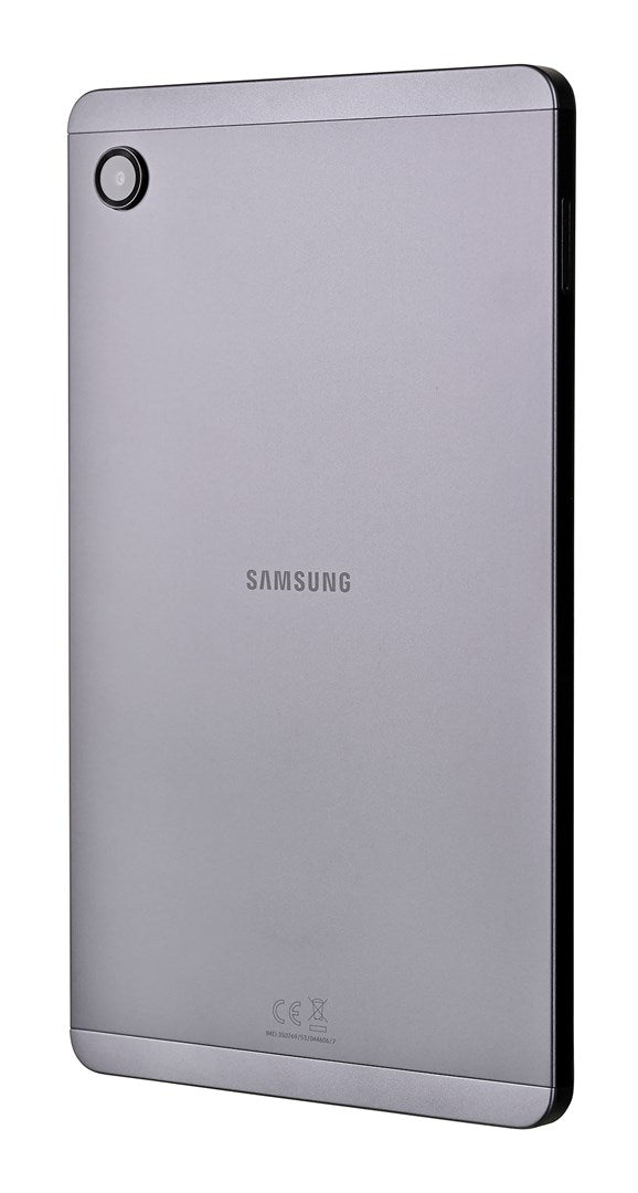Il retro grigio di un tablet Samsung, con una fotocamera in alto a sinistra e il logo al centro.