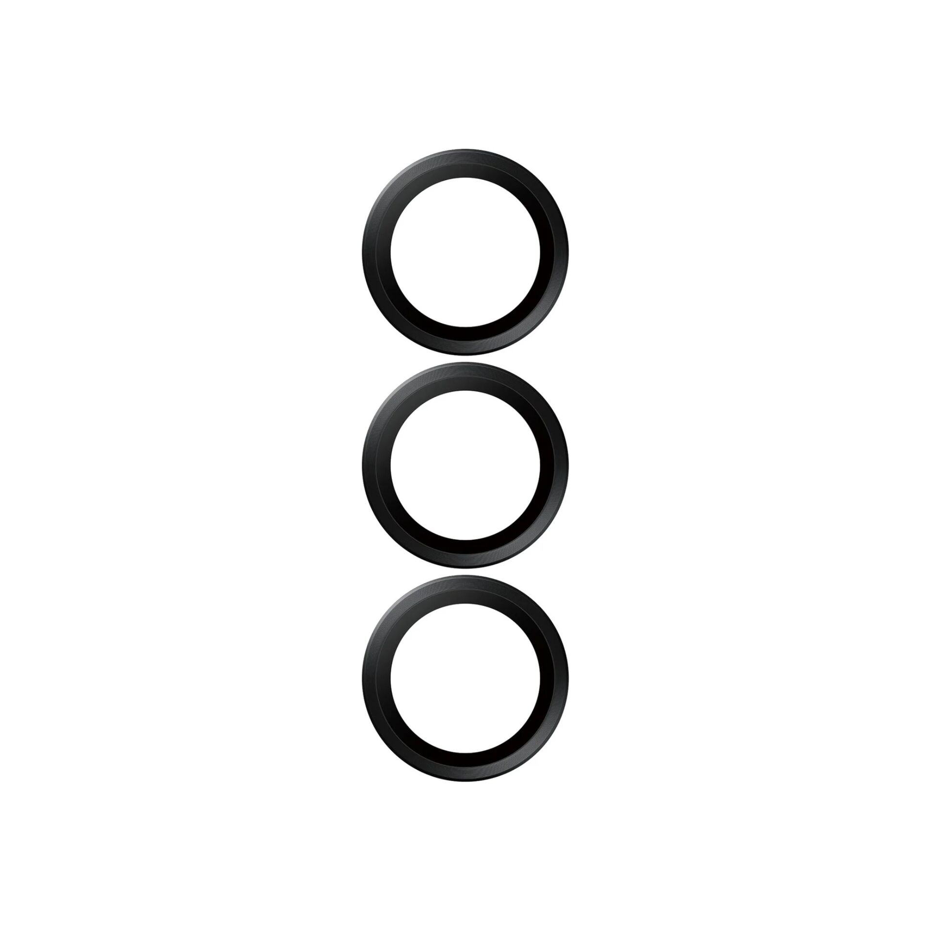 Tres anillos protectores de lentes de c{\'a}mara negros dispuestos verticalmente sobre fondo blanco.