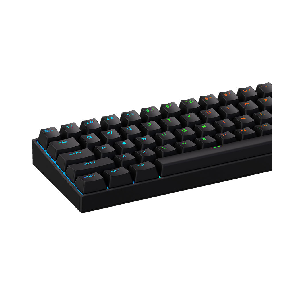 Beyaz arka planda RGB aydınlatmalı kompakt, siyah bir oyun klavyesi.