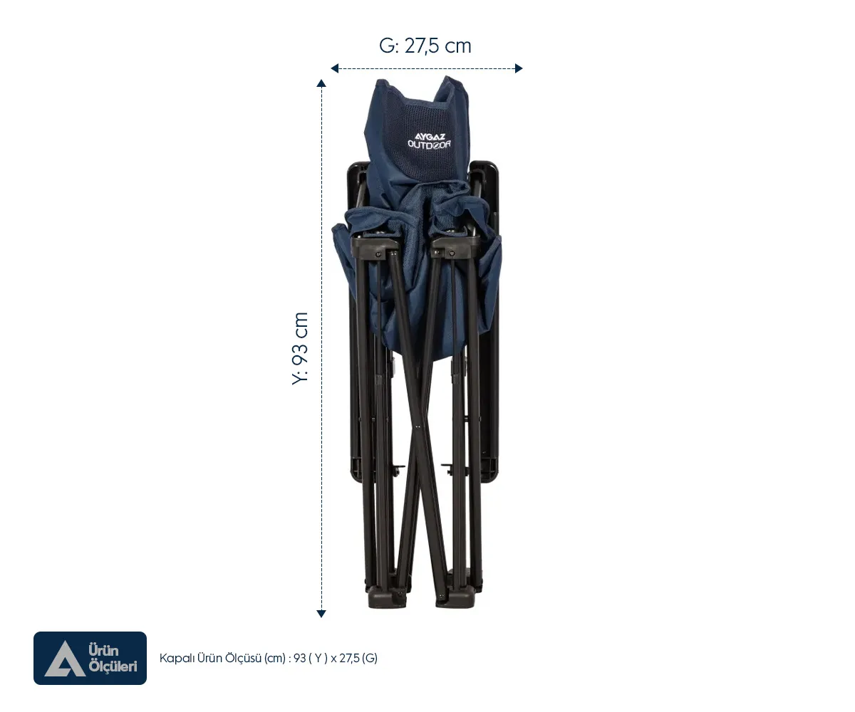 Siyah metal ayaklı katlanmış mavi kamp sandalyesi, 93 cm yükseklik ve 27,5 cm genişlik ölçüleriyle.