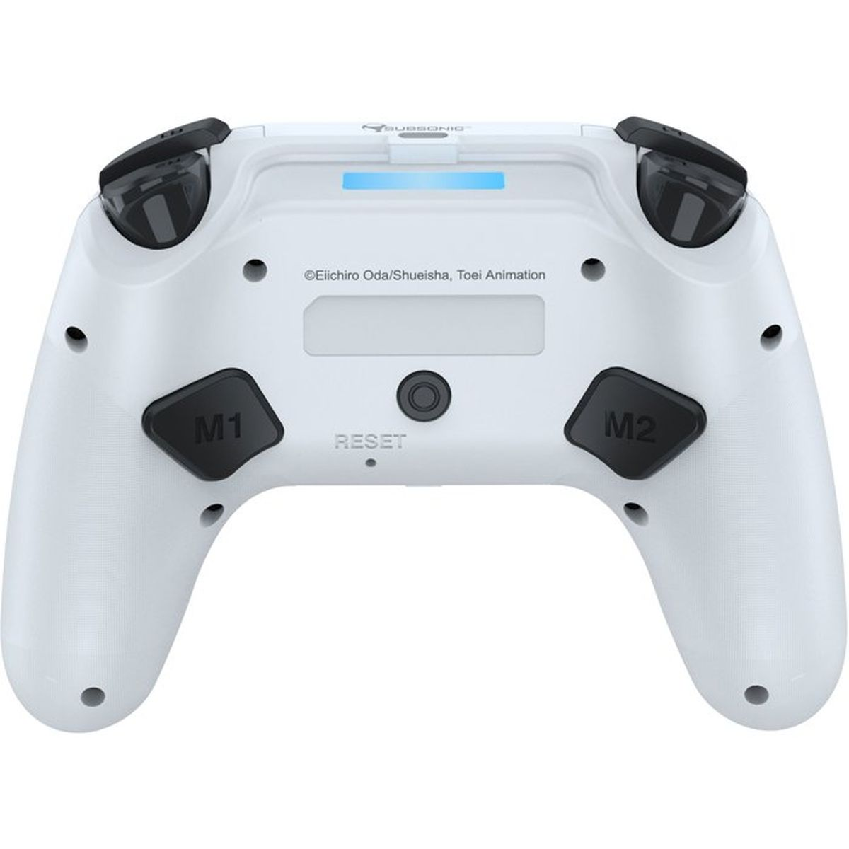 Rückseite eines weißen Gamecontrollers mit zwei schwarzen M1 und M2 Zusatztasten und einer blauen LED-Anzeige.