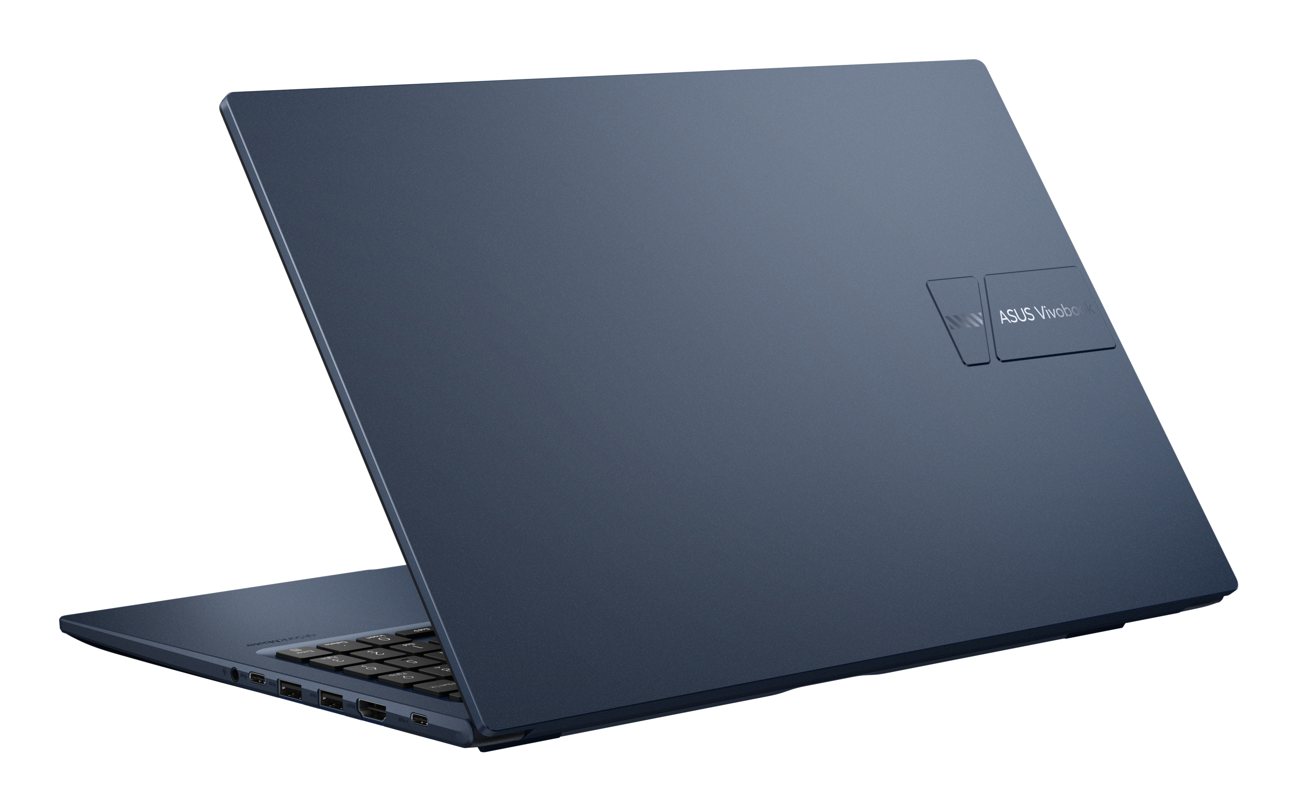 Ein elegantes, dunkelblaues Asus Vivobook Laptop ist von hinten schräg auf weißem Hintergrund zu sehen.
