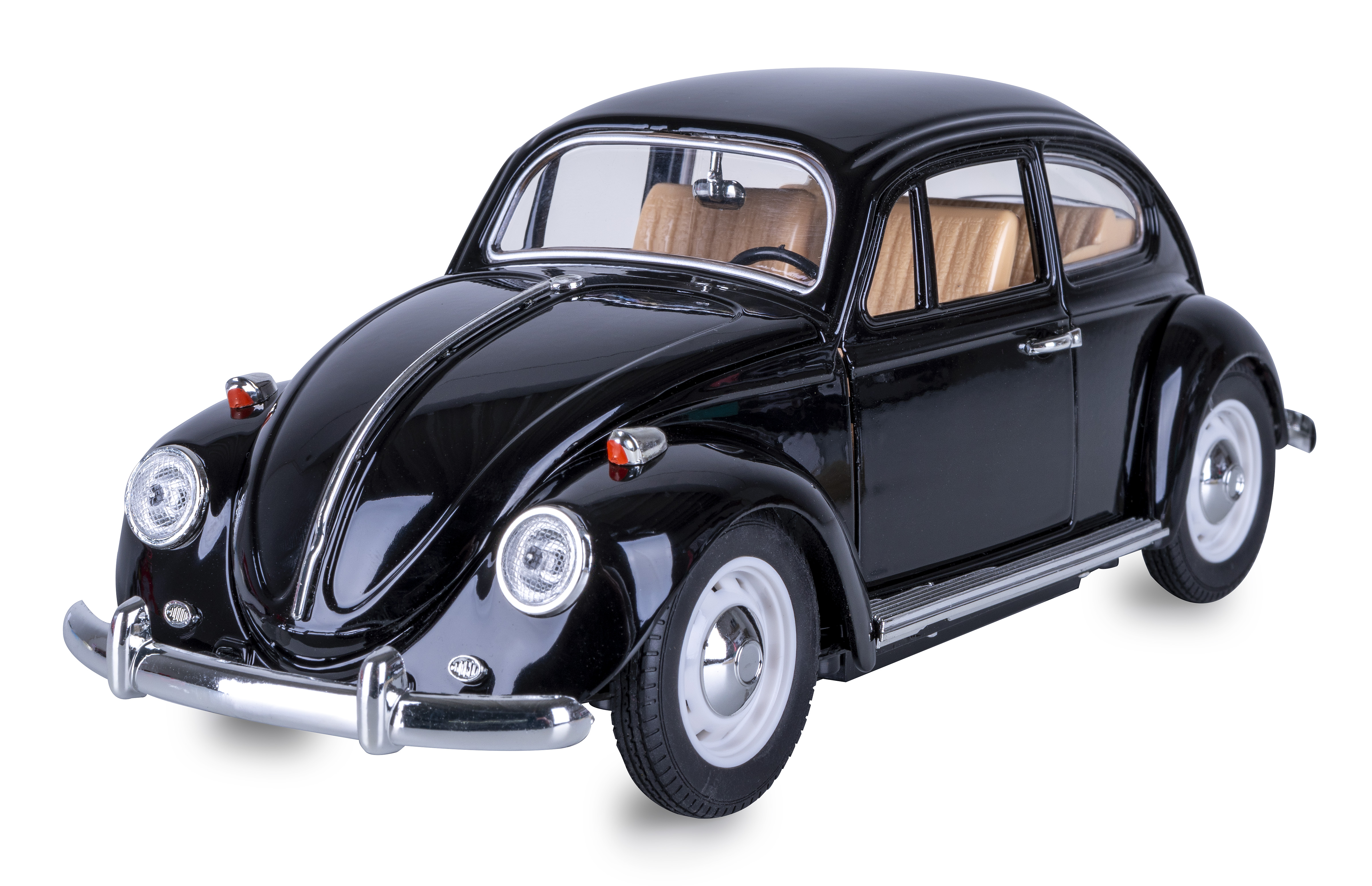 Ein schwarzer Spielzeug-VW Käfer mit weißen Rädern und beiger Innenausstattung vor weißem Hintergrund.