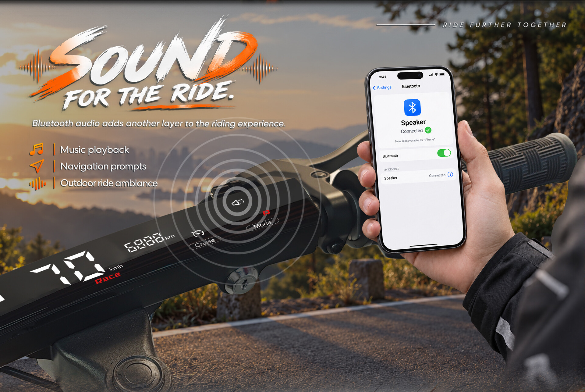 Smartphone zeigt Bluetooth-Verbindung, während ein E-Scooter-Lenker auf einer Straße zu sehen ist.