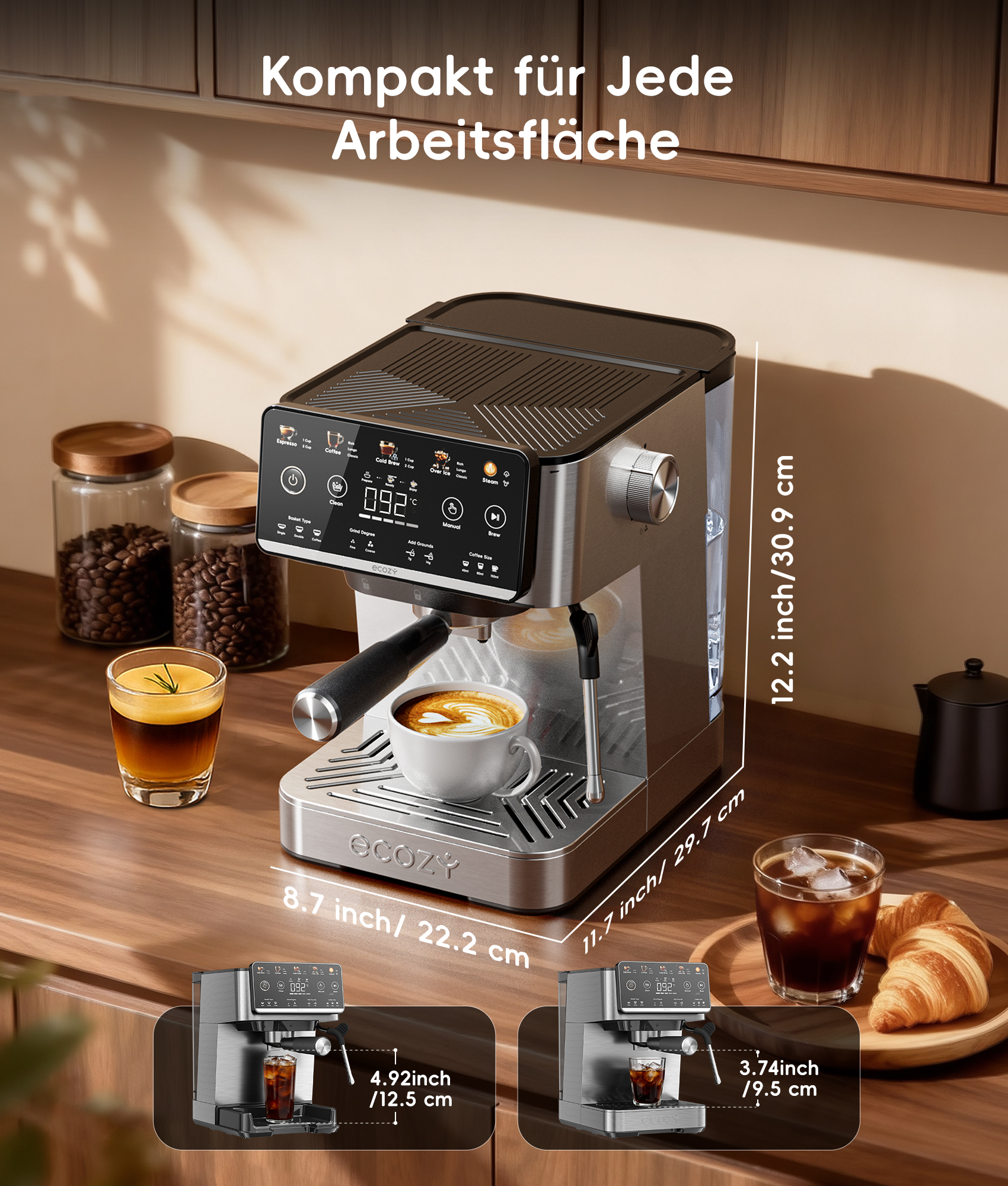 Edelstahl-Espressomaschine auf einer Holzarbeitsplatte mit Kaffeebohnengläsern, Tassen und Croissant daneben.