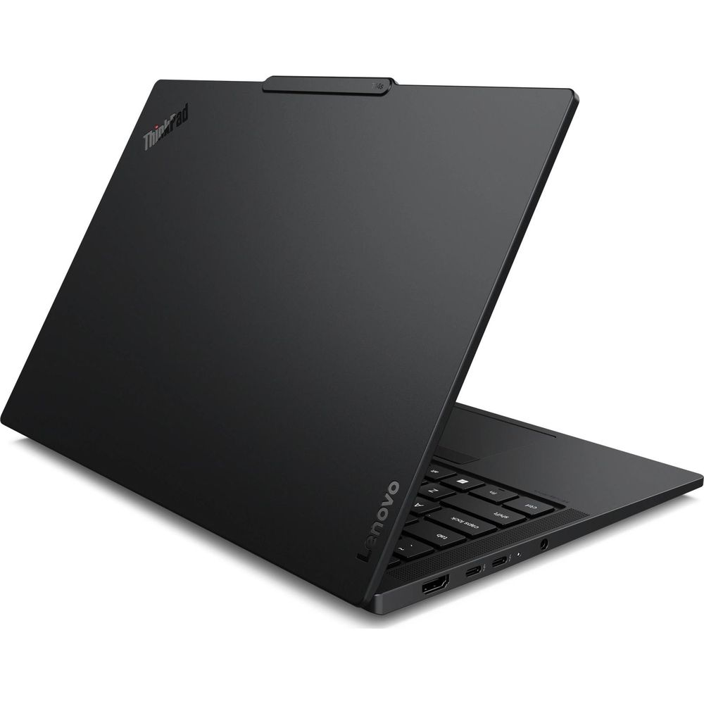 Un laptop Lenovo ThinkPad nero è posizionato su una superficie bianca, con la tastiera parzialmente visibile.